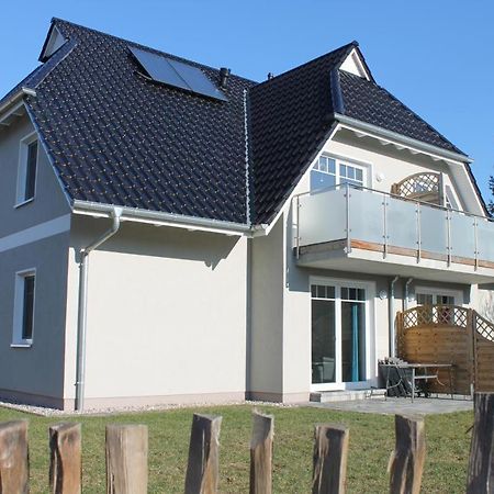 Ferienwohnung Van Der Holm Born Bagian luar foto