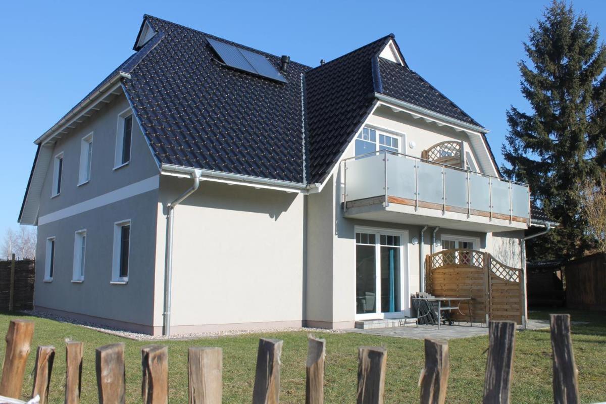 Ferienwohnung Van Der Holm Born Bagian luar foto