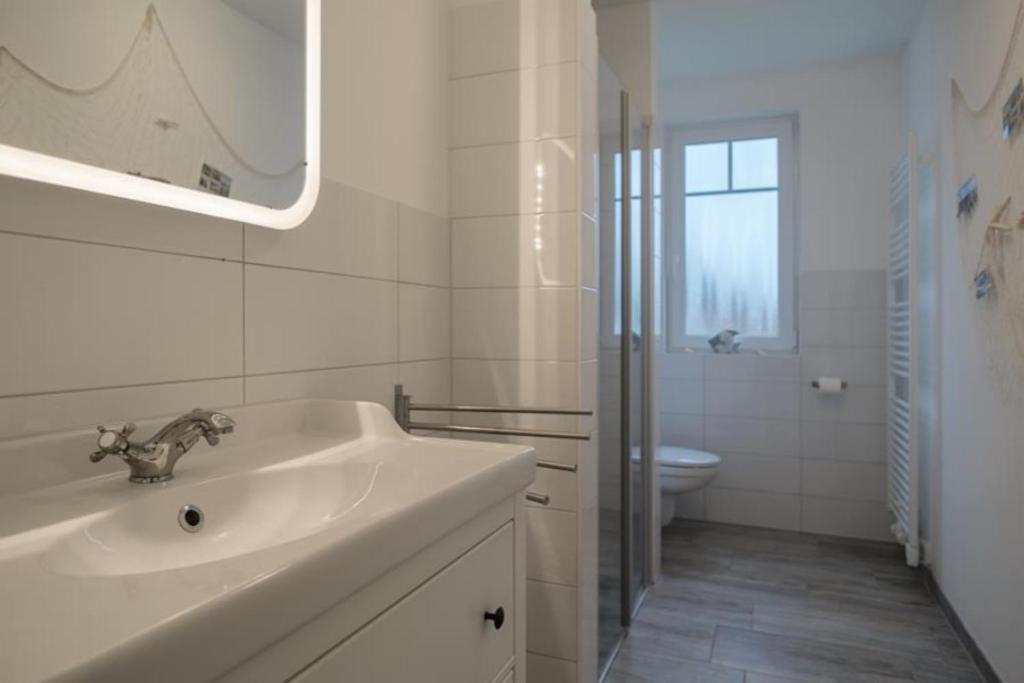 Ferienwohnung Van Der Holm Born Bagian luar foto