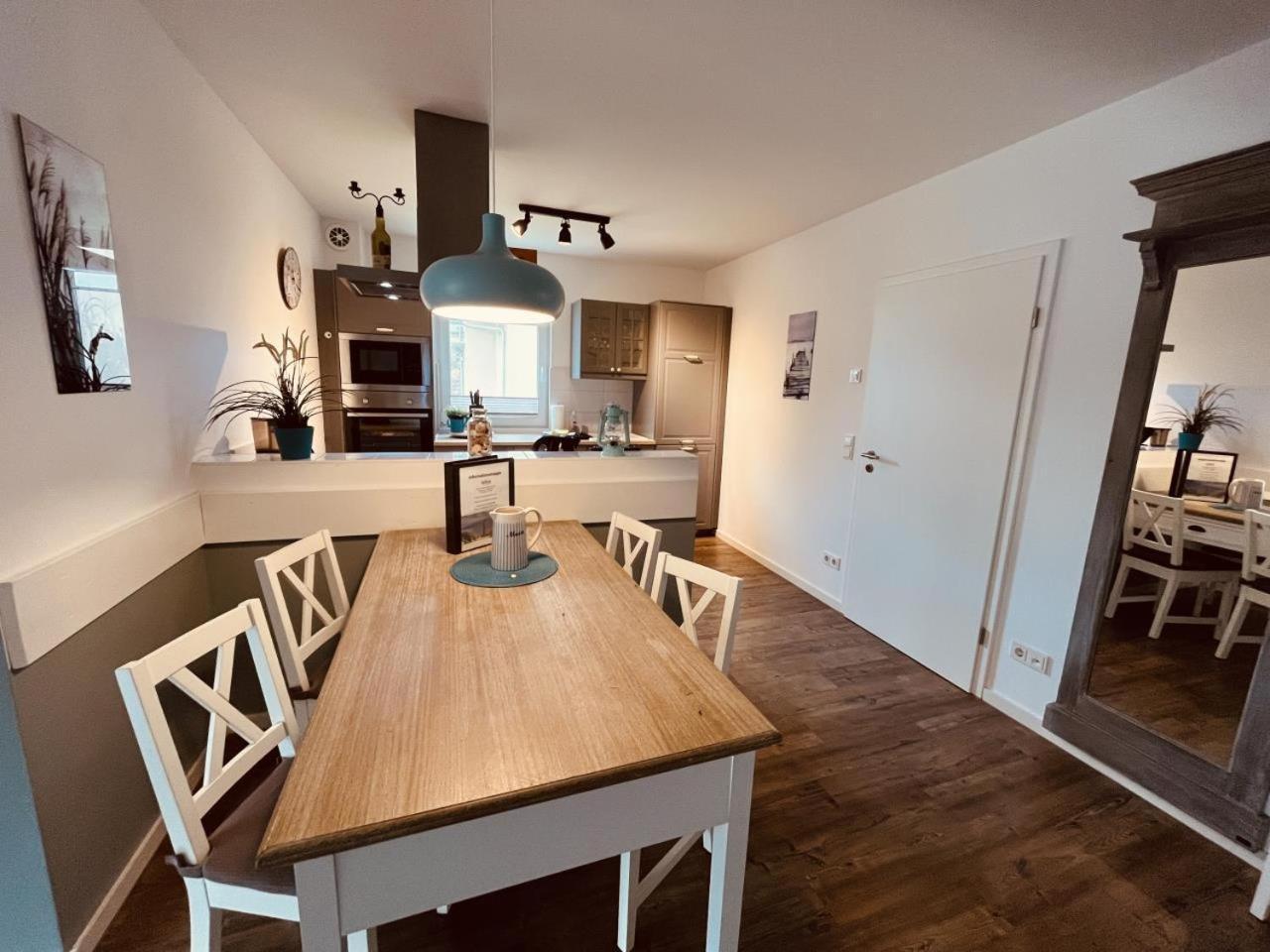 Ferienwohnung Van Der Holm Born Bagian luar foto
