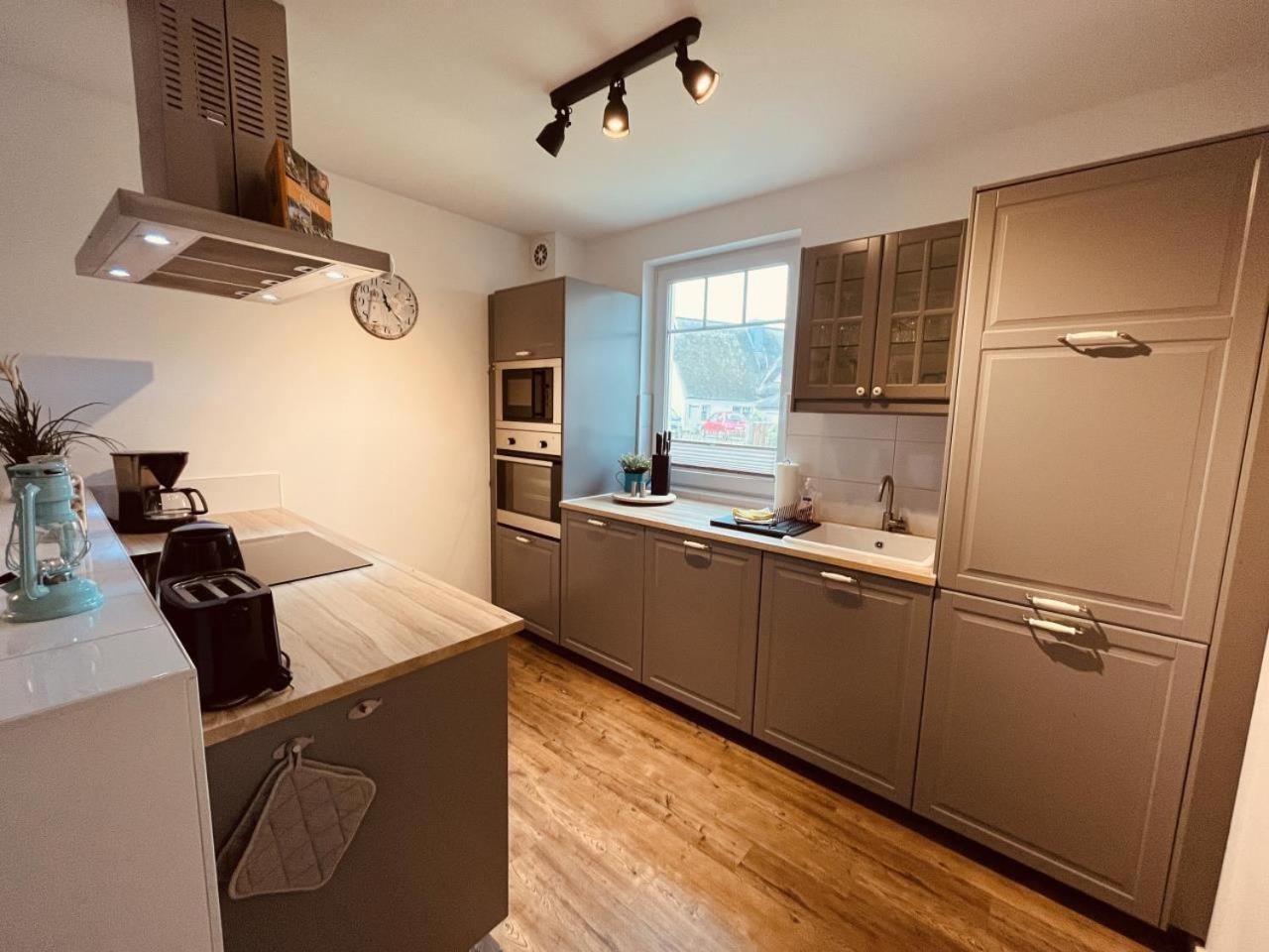Ferienwohnung Van Der Holm Born Bagian luar foto