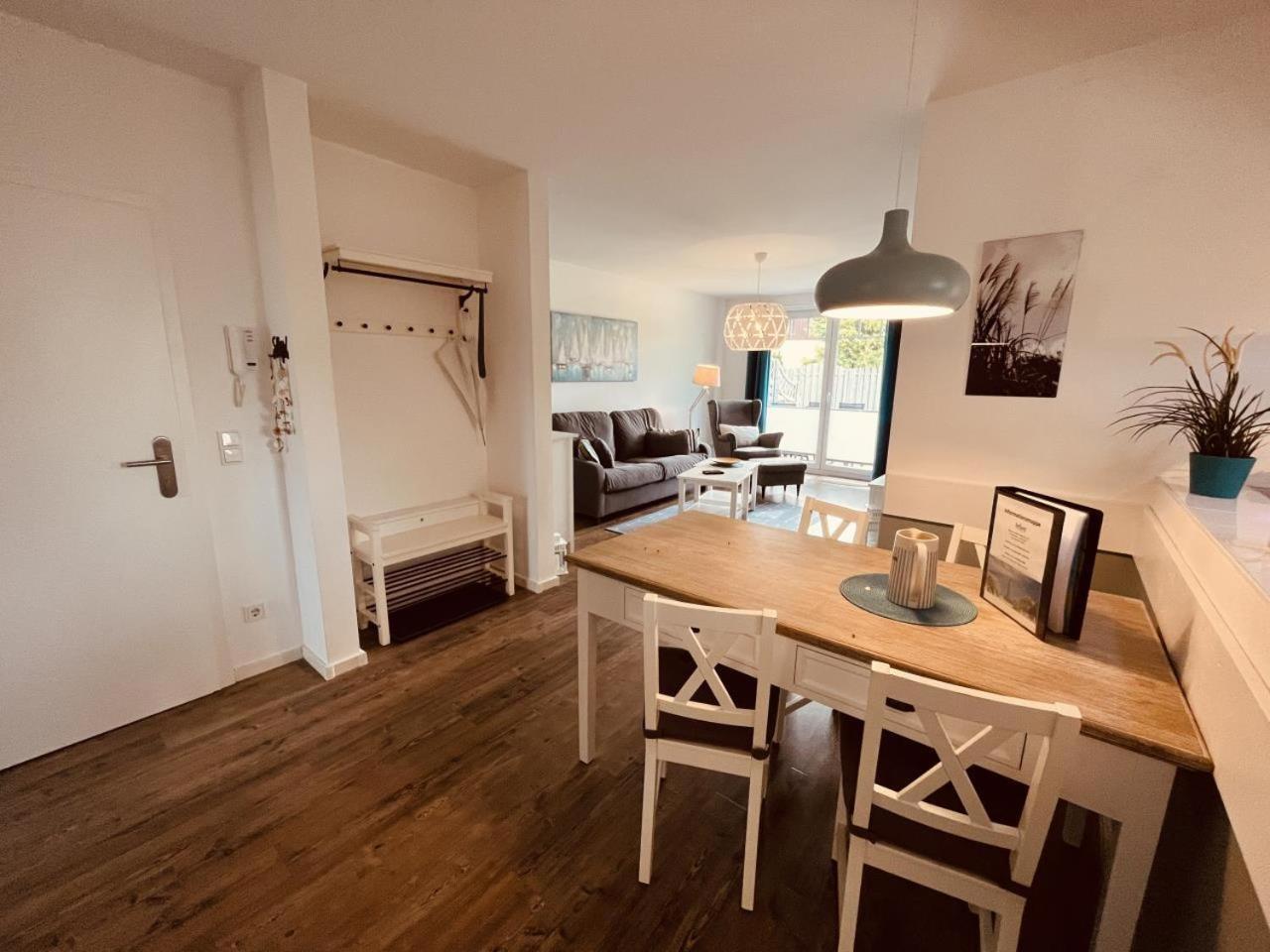 Ferienwohnung Van Der Holm Born Bagian luar foto