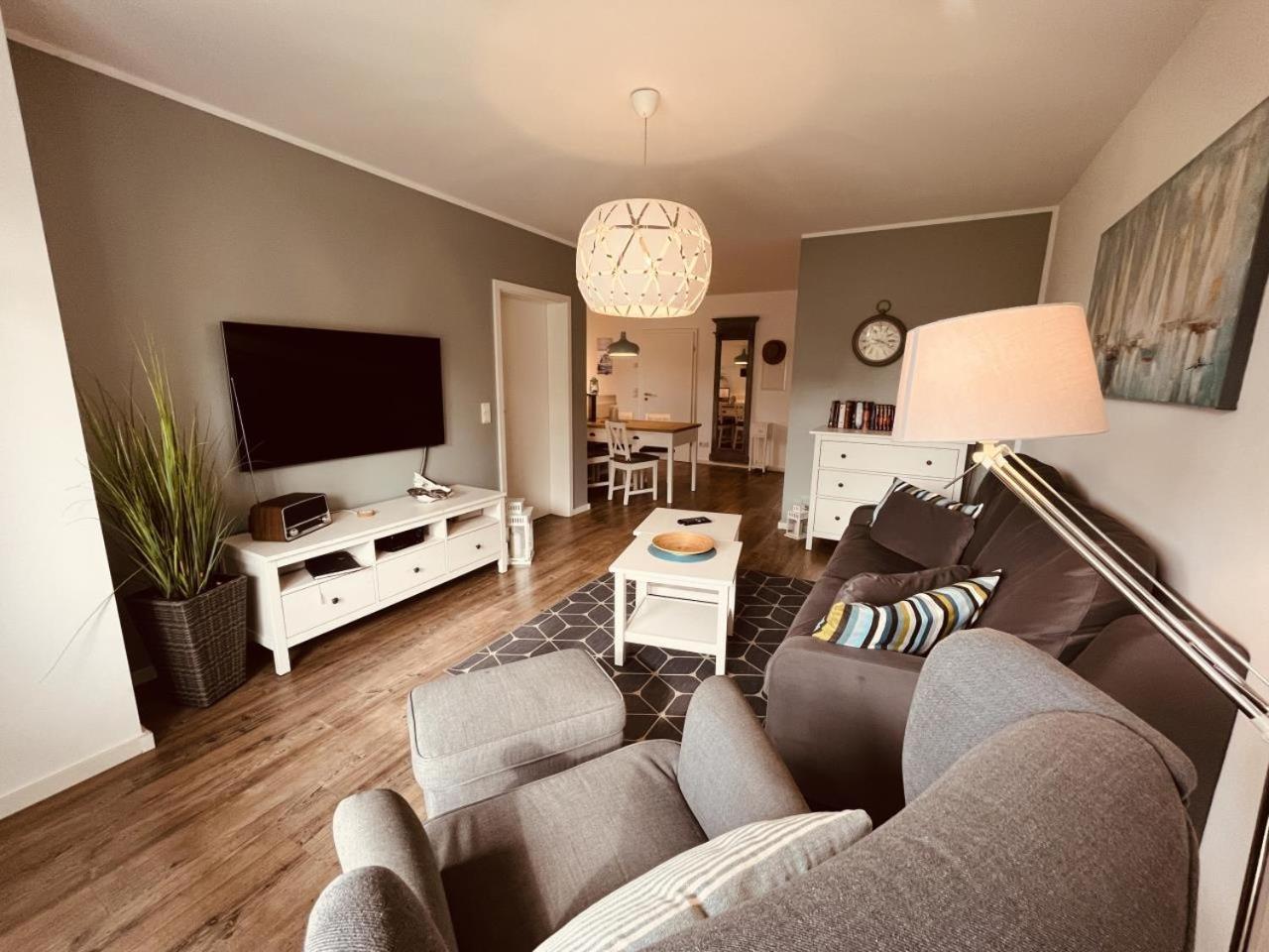 Ferienwohnung Van Der Holm Born Bagian luar foto